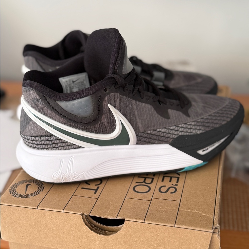 Nike Kyrie 8 Orca Youth Basketball Shoes Size 5Y NWT - Picture 2 of 14
